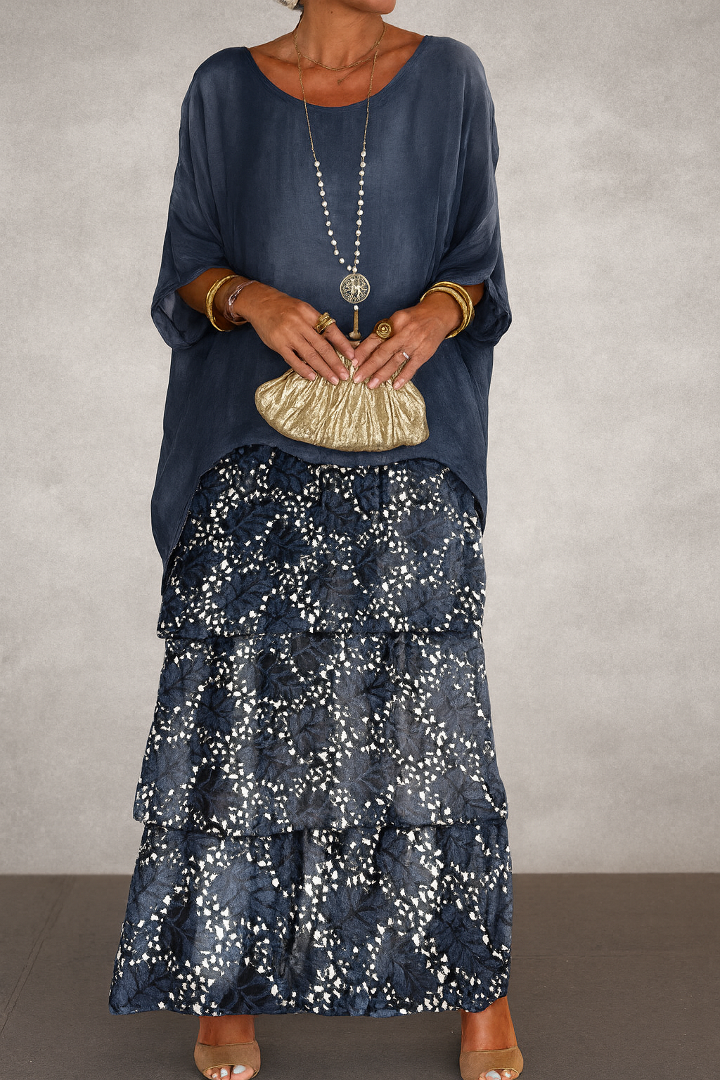 Abito a Strati Blu Scuro – Elegante e Sicura di Te con il Tuo Stile Unico [Abito Donna] 0