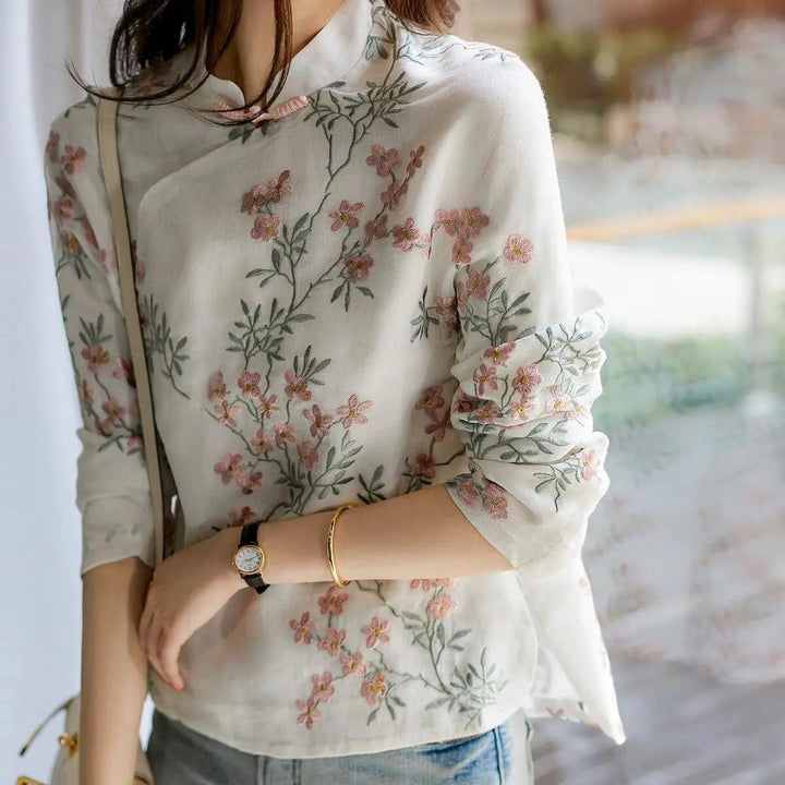Charnette - Elegante camicia di lino ricamata per donne 0