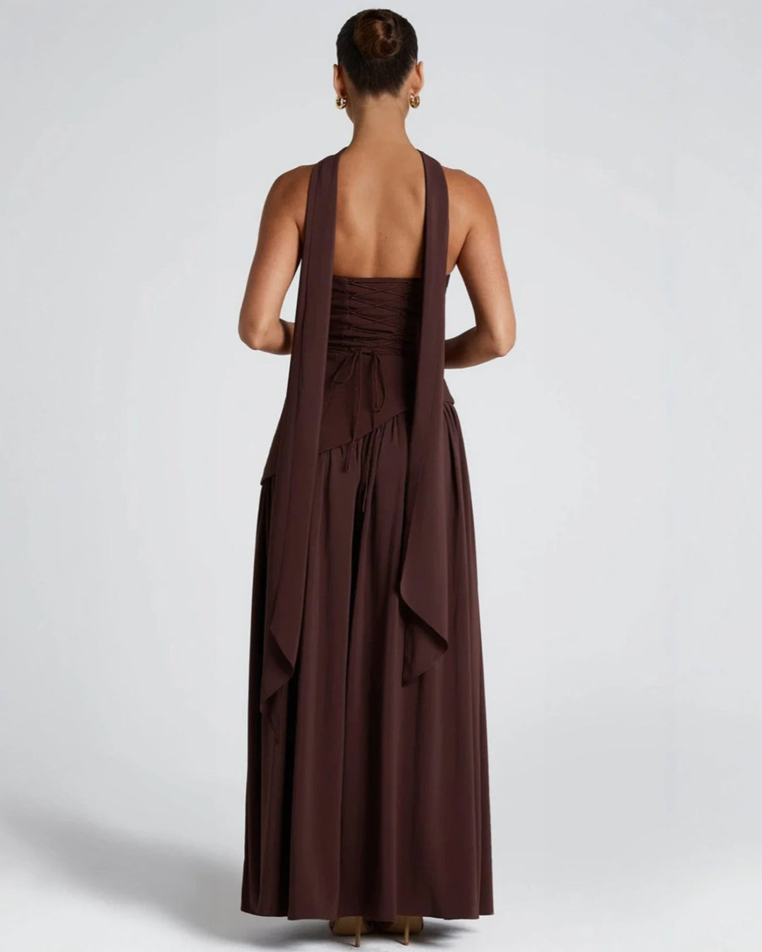 Elara™ | Abito Maxi Scultoreo con Scollo Halter e Spacco Profondo 2