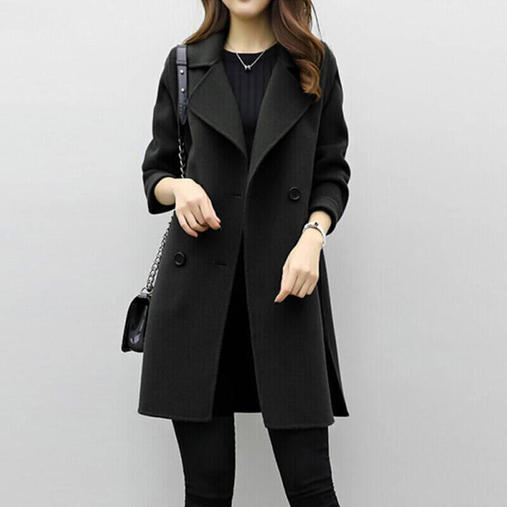Giulia | Trench Lungo dal Gesto Elegante 3