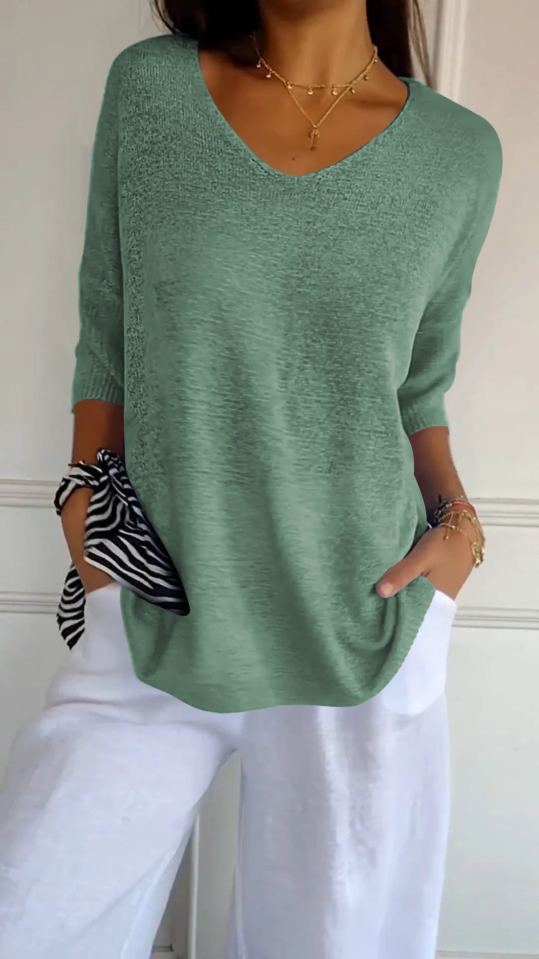 Jill | Top Intramontabile con Scollo a V 10