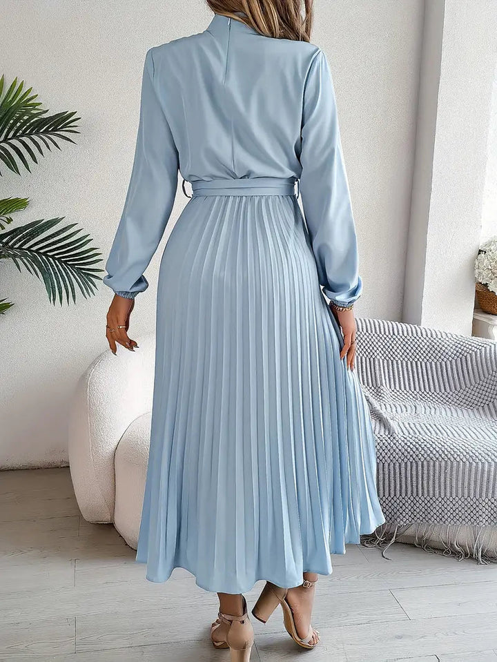 Serena™ – Abito Midi Plissettato con Maniche Lunghe e Cinturaa 1
