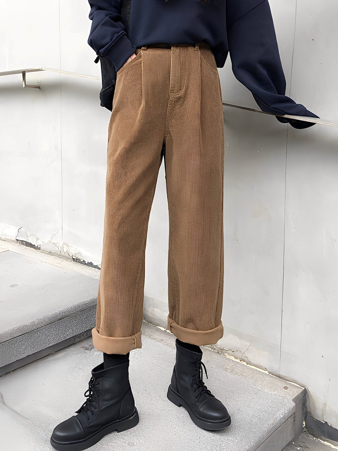 Shelbie - Classico pantaloni a gamba larga in velluto a coste per donne 0