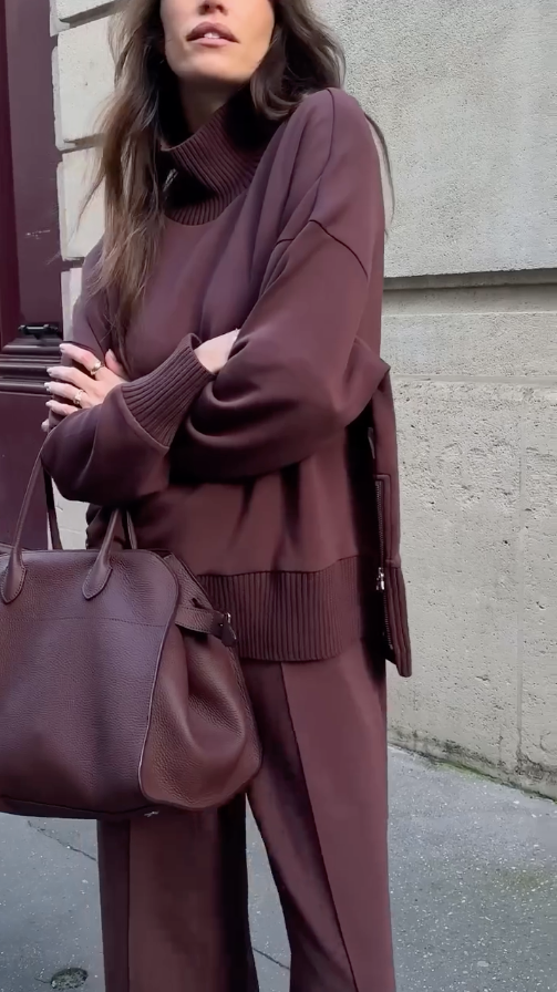 Valentina – Set in maglia con felpa morbida e pantaloni eleganti 1