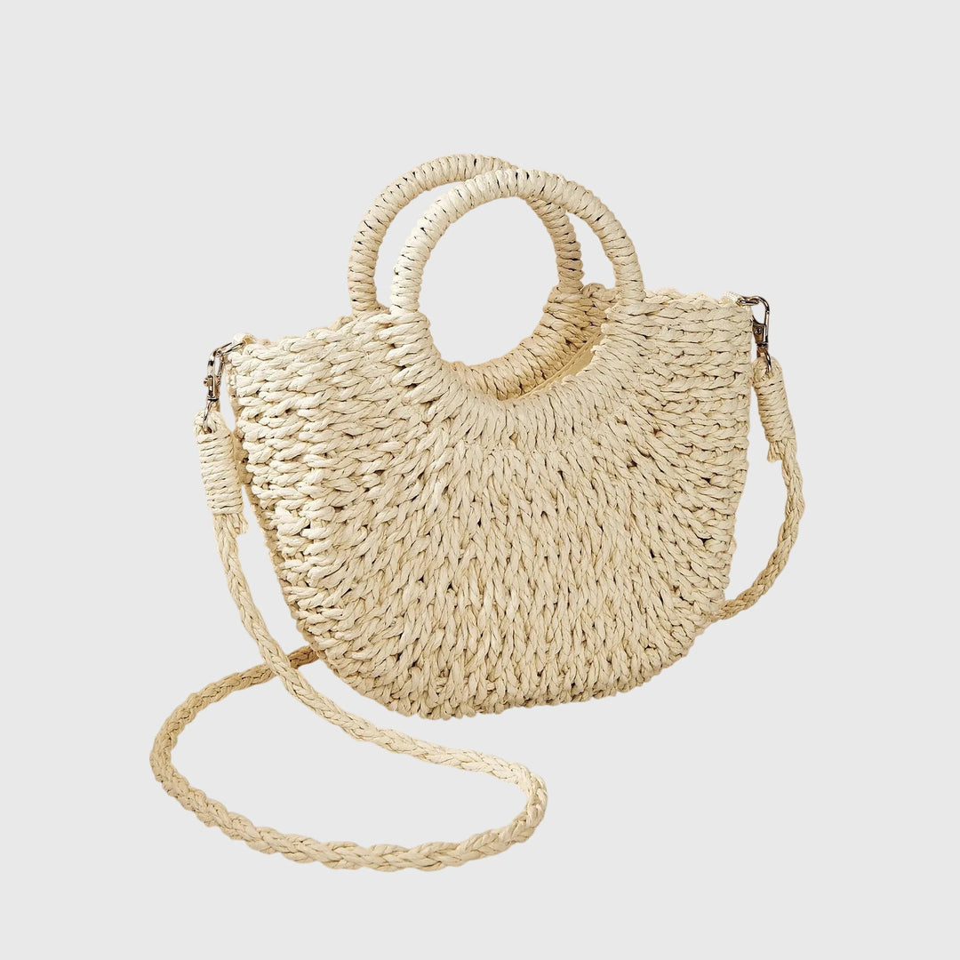 Borsa a spalla Soraya color arancione abbinata a un outfit estivo, perfetta per aggiungere un tocco di colore.