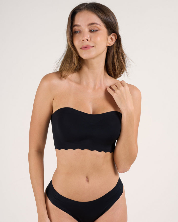 Il reggiseno push-up Valeria piegato, mostrando la sua compattezza e la qualità del tessuto in poliammide.